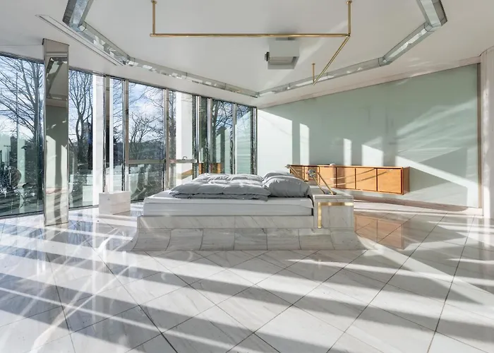 "Villa Von Blofeld"